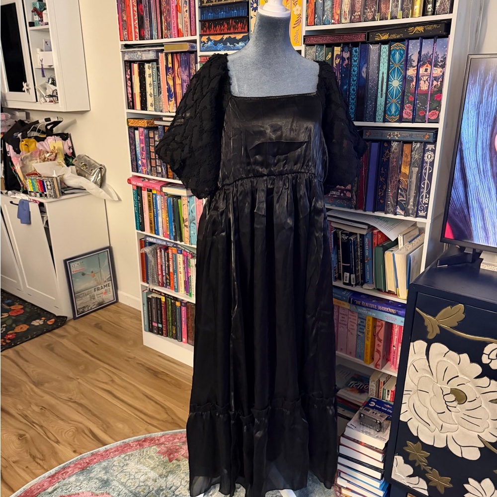 Polagram Elegant satin Black Long Dress with puff sleeves